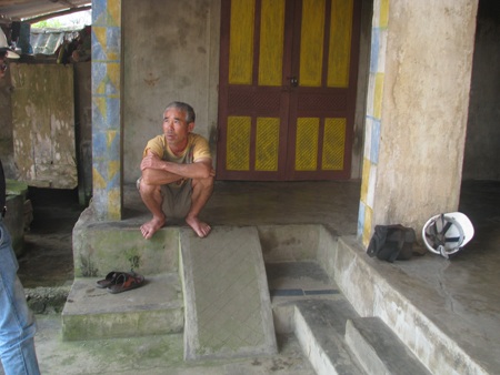 Quặn lòng người thân thủy thủ gặp nạn trong vụ cháy tàu Hàn