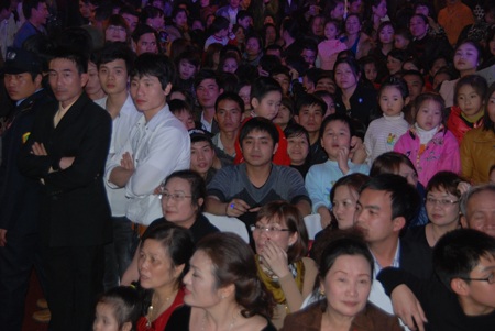 “Siêu đám cưới” một thiếu gia gây rúng động phố núi - 13 “Siêu đám cưới” một thiếu gia gây rúng động phố núi