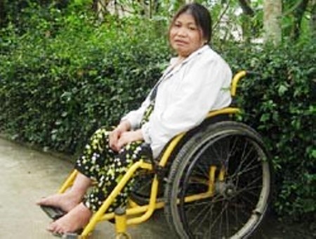 Con trai hành hung người mẹ tật nguyền để lấy vàng - 1 Con trai hành hung người mẹ tật nguyền để lấy vàng