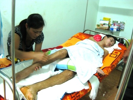 Tiếp thêm sức mạnh đến trường cho em Trần Văn Bảo - 1