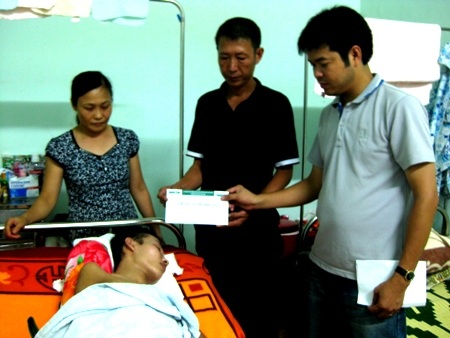 Tiếp thêm sức mạnh đến trường cho em Trần Văn Bảo - 2