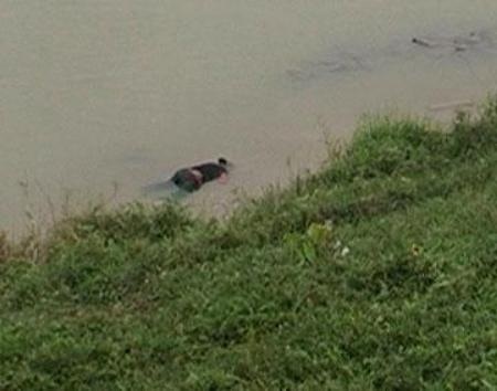 Phát hiện xác người đàn ông nổi trên sông