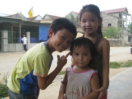 Thăm nhà quán quân Đồ Rê Mí 2012 - 2 Tiến là anh cả của 2 cô em gái xinh xắn