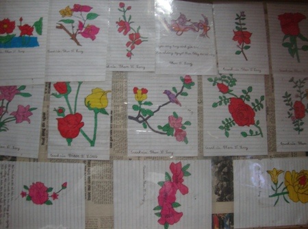 Những chành hoa, tưng đôi chim trên cành là tác phẩm đầu tiên bằng miệng