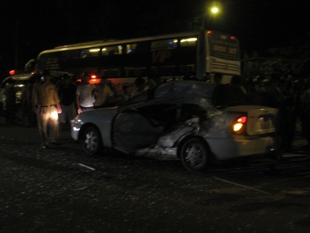 Hơn 1.700 người cùng tưởng niệm các nạn nhân tử vong vì TNGT - 1 Một vụ tai nạn thảm khốc trên địa bàn thành phố Hà Tĩnh