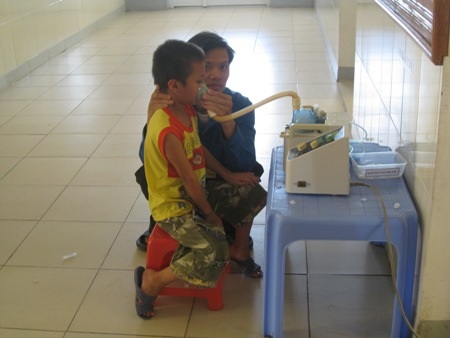 Viêm đường hô hấp là một trong những bệnh dễ gặp ở trẻ vào thời điểm nắng nóng