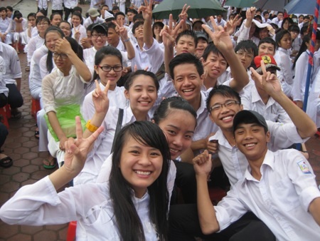 Nước mắt vỡ òa ngày chia tay tuổi học trò - 15 Những dấu ấn kỷ niệm...