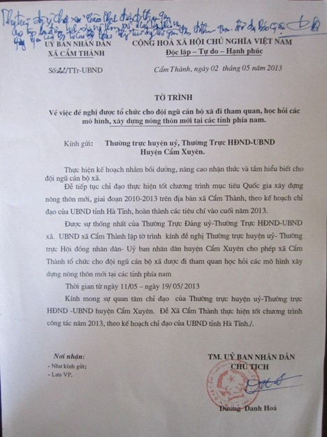 Các phòng làm việc đều khóa kín cửa