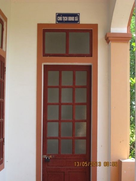 Các phòng làm việc đều khóa kín cửa