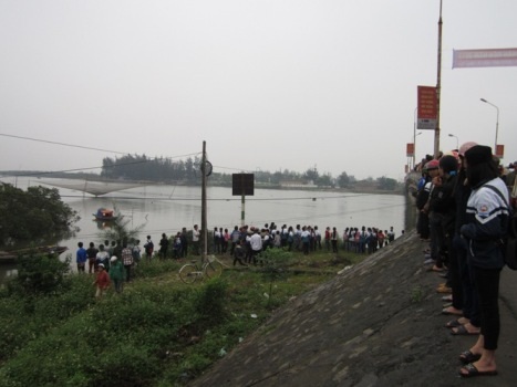 Cầu Hộ Độ được nghi vấn là nơi em V đã gieo mình sau khi bỏ quần áo, sách vở, xe đạp bên thành cầu