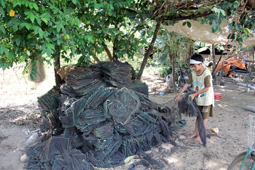 Trao hơn 45 triệu đồng đến gia cảnh 4 chị em mồ côi - 1 Trao hơn 45 triệu đồng đến gia cảnh “Bố mẹ chết đuối, 4 con côi cút chưa biết về đâu”.