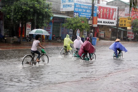 Hà Tĩnh mưa như trút nước, ngập úng nhiều nơi - 1 Theo ghi nhận của PV