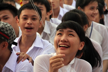 Duyên dáng áo dài ngày khai trường - 5 Nụ cười hồn nhiên của một nữ sinh