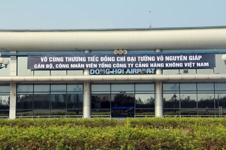 Toàn cảnh cung đường đưa linh cữu Đại tướng về nơi yên nghỉ - 2 ...Càng hàng không Đồng Hới