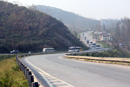 Toàn cảnh cung đường đưa linh cữu Đại tướng về nơi yên nghỉ - 16 Đèo Lý Hòa huyện Bố Trạch nơi đoàn tang lễ tiễn đưa Đại tướng về nơi an nghỉ đi qua