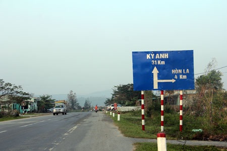 Toàn cảnh cung đường đưa linh cữu Đại tướng về nơi yên nghỉ - 21 Khu vực Đại tướng an nghỉ nằm cách Quốc lộ 1A chừng 4km về phía biển