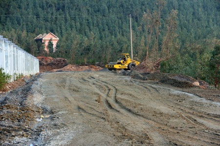 Toàn cảnh cung đường đưa linh cữu Đại tướng về nơi yên nghỉ - 23 Đường lên núi Rồng, nơi an táng Đại tướng đã khô ráo hơn