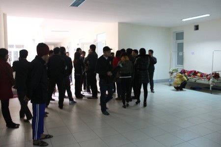 Bệnh viện nhốn nháo vì bệnh nhân nằm chết ngoài hành lang