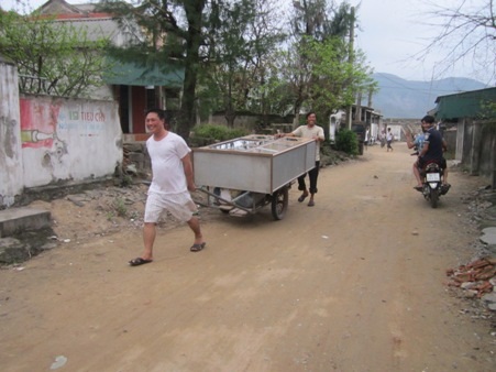 Người dân chạy đua với siêu bão Haiyan