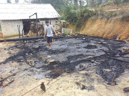 Ngôi nhà và toàn bộ tài sản của gia đình anh Đức đã bị thiêu rụi hoàn toàn