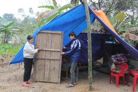 Cảnh tan hoang của hai mẹ con sau khi nhà bị cháy rụi - 5