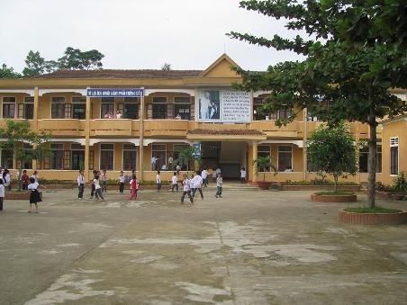 Trường ép giáo viên góp tiền “cảm ơn xã” vì được hưởng chế độ 135 - 1 Trường Tiểu học Đức Bồng huyện Vũ Quang (Hà Tĩnh).
