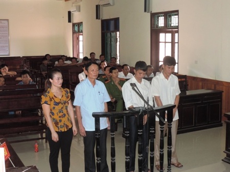 Các bị cáo tại phiên tòa