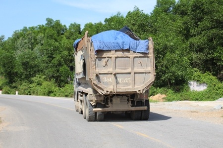 Gần như các xe tải được các chủ xe cơi nới thùng để tăng lợi nhuận