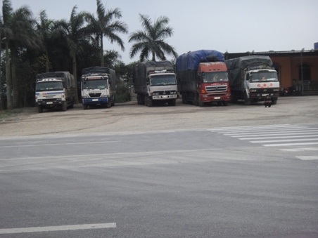 Hiện, tình trạng xe tấp vào lề đường để tránh trạm cân đã giảm hẳn