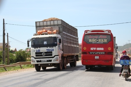Những chiếc xe được cơi nới thùng cao như thế này vẫn mặc sức tung hoành