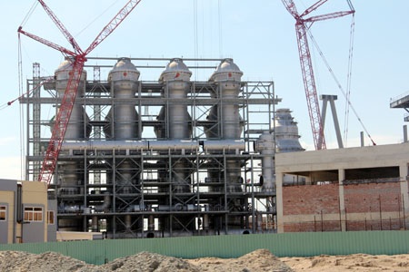 Thăm công trường Formosa sau vụ gây rối - 22 Mỗi chiếc cọc bê tông đóng xuống đất có độ dài hơn chục mét, nặng hơn 10 tấn