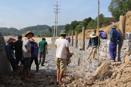 ... đang được nhà thầu thi công khắc phục.