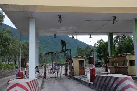 Sửa xong mặt đường, nhà đầu tư hầm Đèo Ngang thu phí trở lại - 4 Việc lưu thông qua hầm đường bộ Đèo Ngang hiện đã an toàn (ảnh chụp chiều ngày 20/7)
