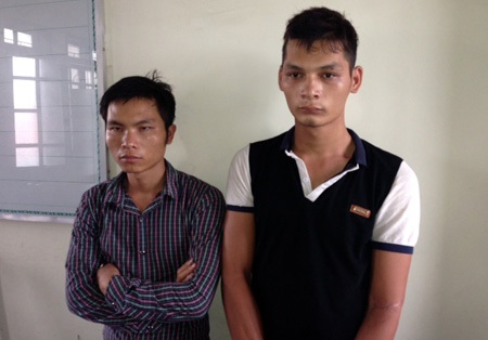 Hai đối tượng Ngọc và Anh tại cơ quan điều tra Công an huyện Can Lộc