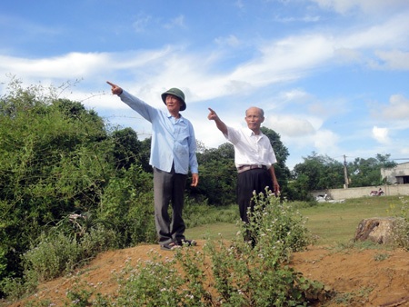 Những cựu binh là những nhân chứng sống năm xưa đang ôn lại ký ức trận địa pháo cao xạ