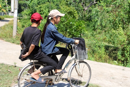 Trao hơn 32 triệu đồng tới em Trần Đức Hoàng - 1 Trao hơn 32 triệu đồng tới em Trần Đức Hoàng