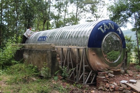 Một bồn nước tại thôn 5 đã được bán cho một số hộ dân để làm của riêng 