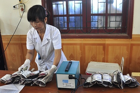 Dừng lên rẫy để hiến máu cứu người - 3 Tổng cộng đã có 161 đơn vị máu được các bạn trẻ tại huyện Hương Sơn hiến tặng cứu người