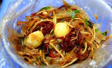 “Dở khóc dở cười” chuyện tân sinh viên - 2 Món bánh tráng trộn nổi tiếng của Sài Thành