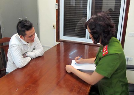 Nguyễn Văn Hoàng tại Cơ quan điều tra.