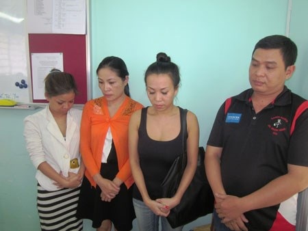 Quái chiêu dụ khách Tây đi mua dâm ở Sài Gòn - 1 Nguyễn Thanh Hiền, Nguyễn Thị Kim, Nguyễn Thị Ngọc Loan và Nguyễn Thành Tuân (trái sang).