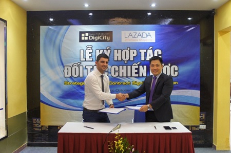 Ông Piere Cahuzac, TGĐ Thương mại Lazada và ông Trần Xuân Thắng, TGĐ DigiCity