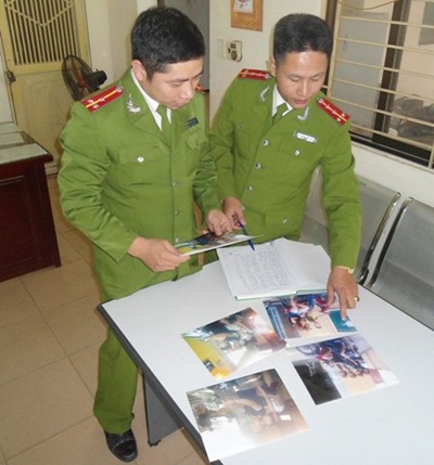 Mô tô bay” chở các tiếp viên nữ mát mẻ