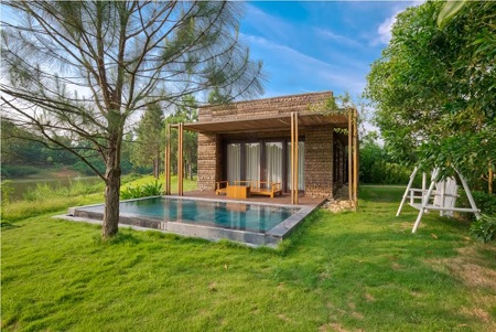Mùa đông luôn ấm áp ở Flamingo Đại Lải - 3 Lakeview với bể bơi riêng nằm ven hồ thật yên bình