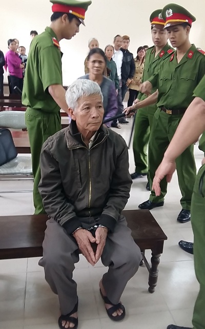 Mâu thuẫn trong đánh cờ, cầm dao đâm chết người - 1 Bị cáo Bùi Xuân Yên
