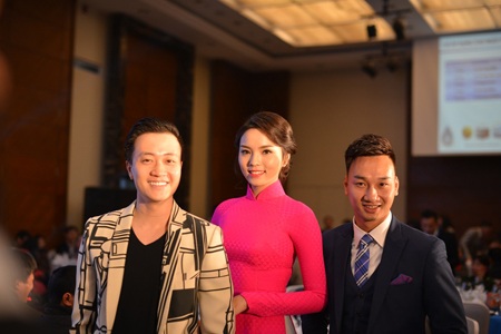 Hoa hậu Việt Nam 2014 xuất hiện rạng rỡ tại Hà Nội - 3 Hoa hậu Việt Nam 2014 xuất hiện rạng rỡ tại Hà Nội