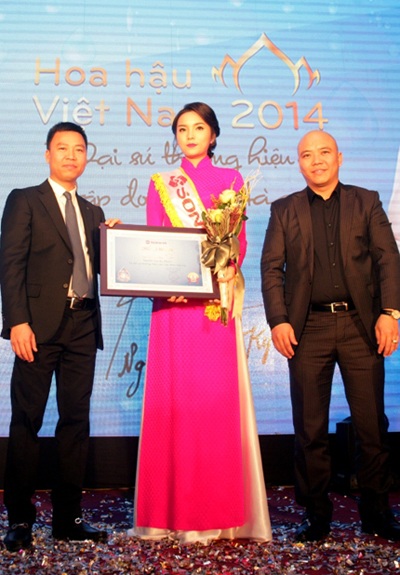 Hoa hậu Việt Nam 2014 xuất hiện rạng rỡ tại Hà Nội - 7 Hoa hậu Việt Nam 2014 xuất hiện rạng rỡ tại Hà Nội
