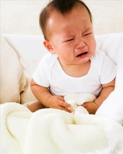 Bí quyết giúp bé giảm ho khi giao mùa - 1 Ho gây ra nhiều ảnh hưởng tiêu cực đến sức khỏe và sinh hoạt
mỗi ngày của trẻ