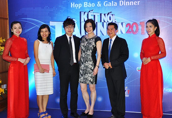 SCTV tổ chức sự kiện “Kết nối tầm nhìn 2015” - 10 Các đối tác của SCTV chụp hình lưu niệm