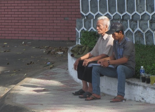 Bố Huỳnh Văn Nén nhận được quyết định hủy án của con